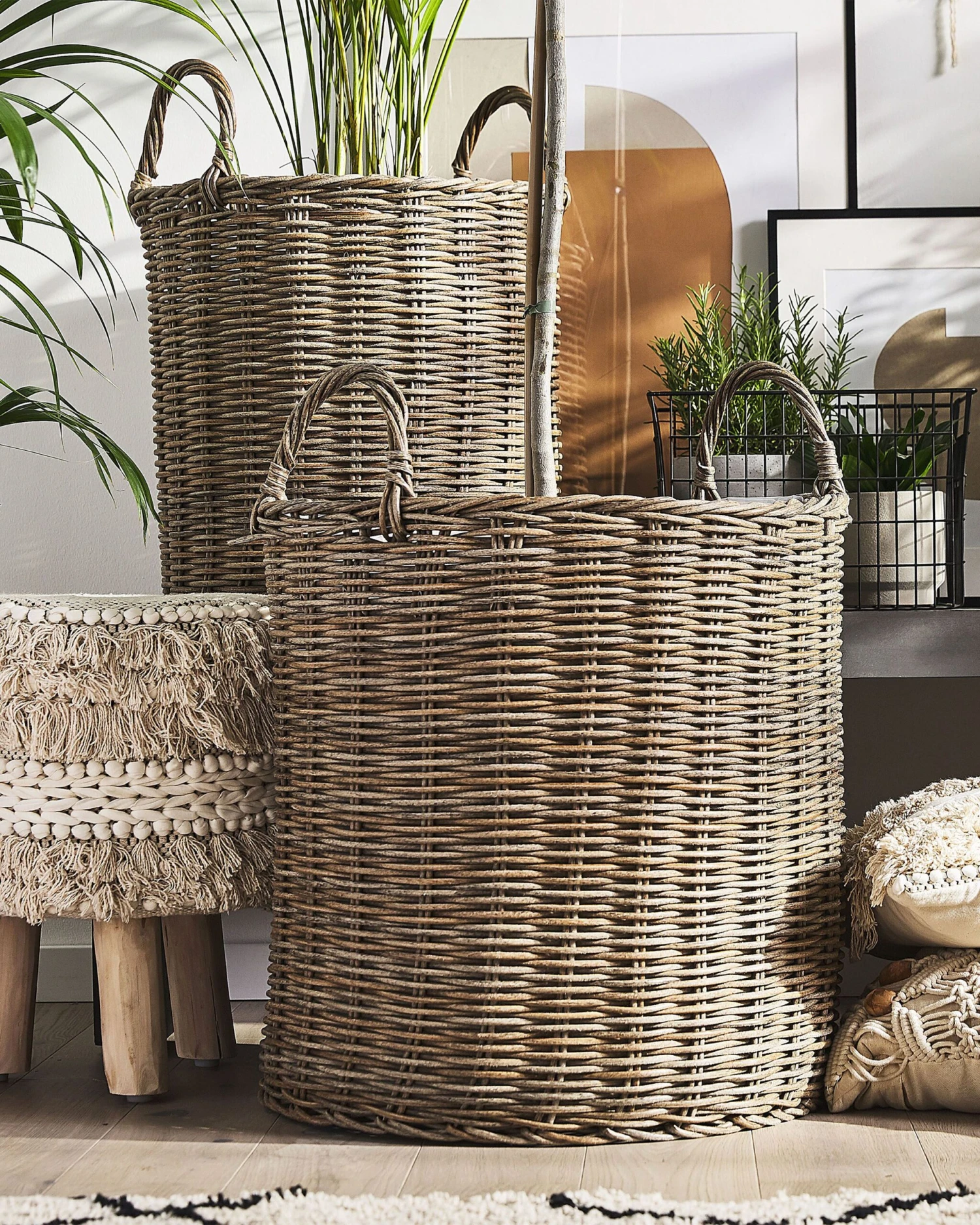 Set Of 2 PE Rattan Plant Baskets Brown BITOLA 4 Set Of 2 PE Rattan Plant Baskets Brown BITOLA - Image 2