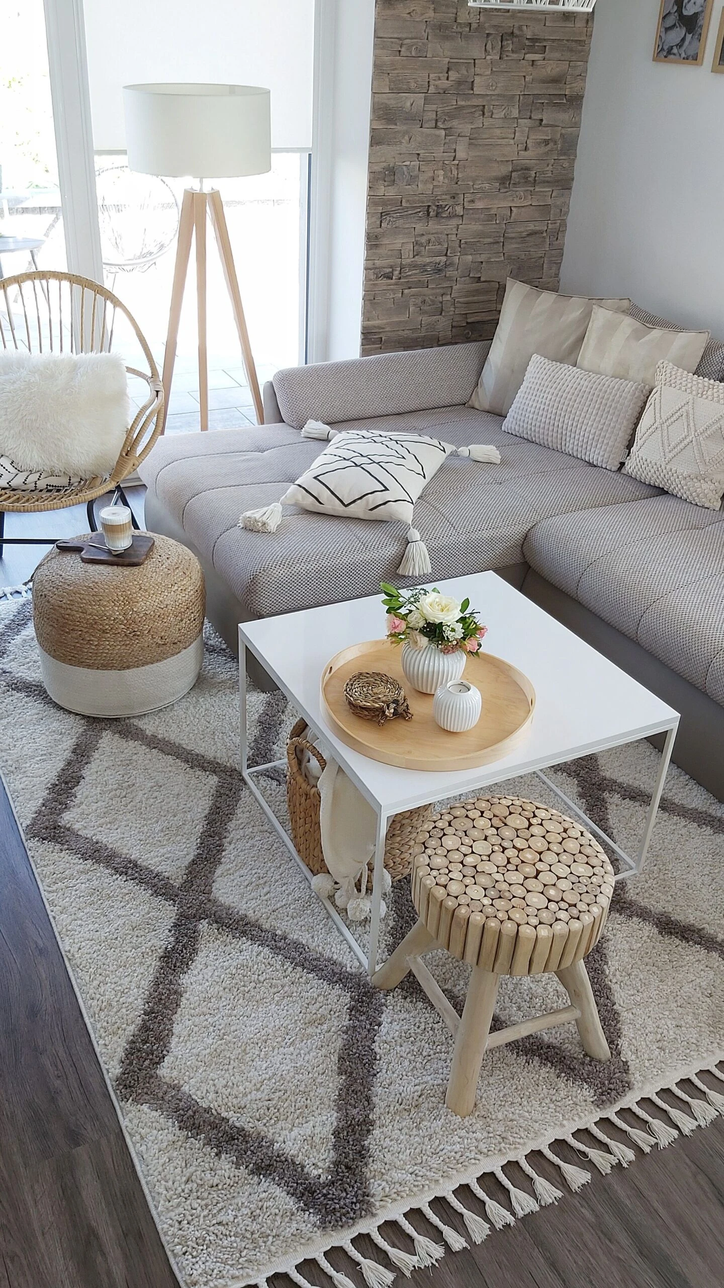 Bedside Table Light Wood NAMPA - Image 5