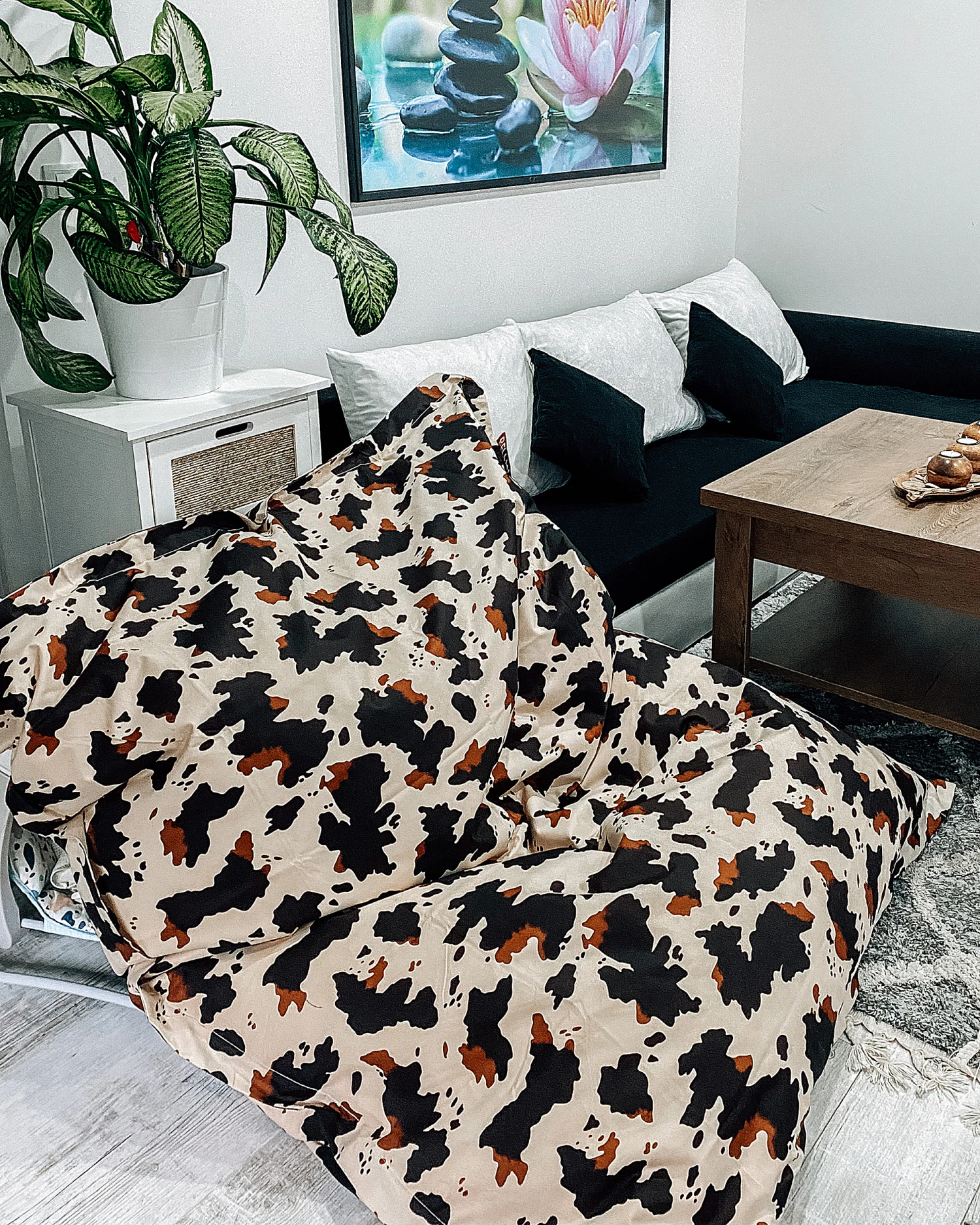 Large Bean Bag 140 X 180 Cm Cow Print FUZZY - Image 3