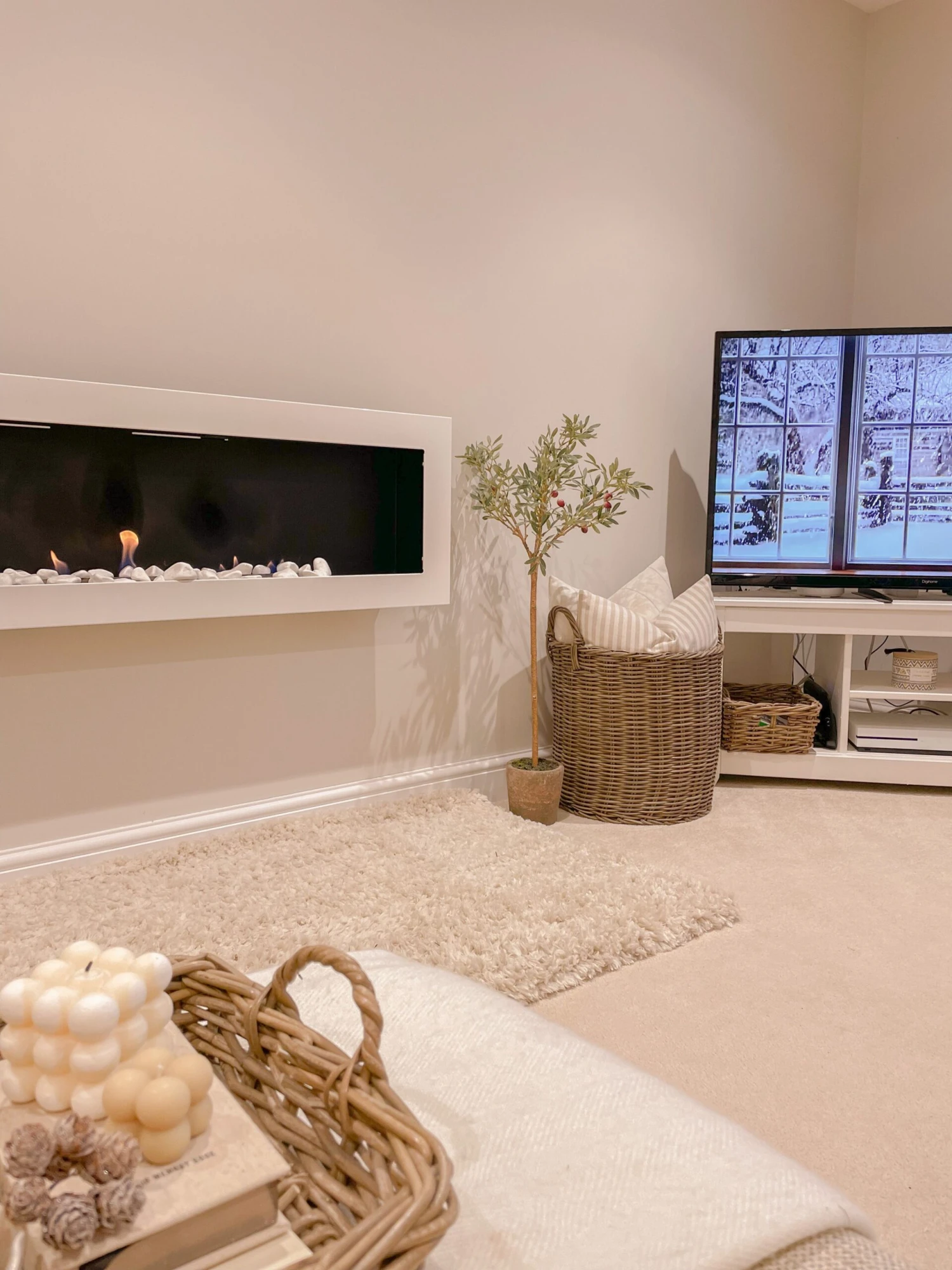 Set Of 2 PE Rattan Plant Baskets Brown BITOLA 7 Set Of 2 PE Rattan Plant Baskets Brown BITOLA - Image 5