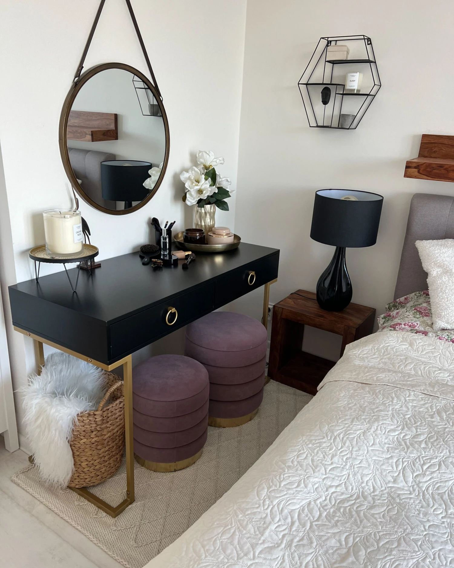 Geometric Wall Shelf Black TIGARD - Image 3