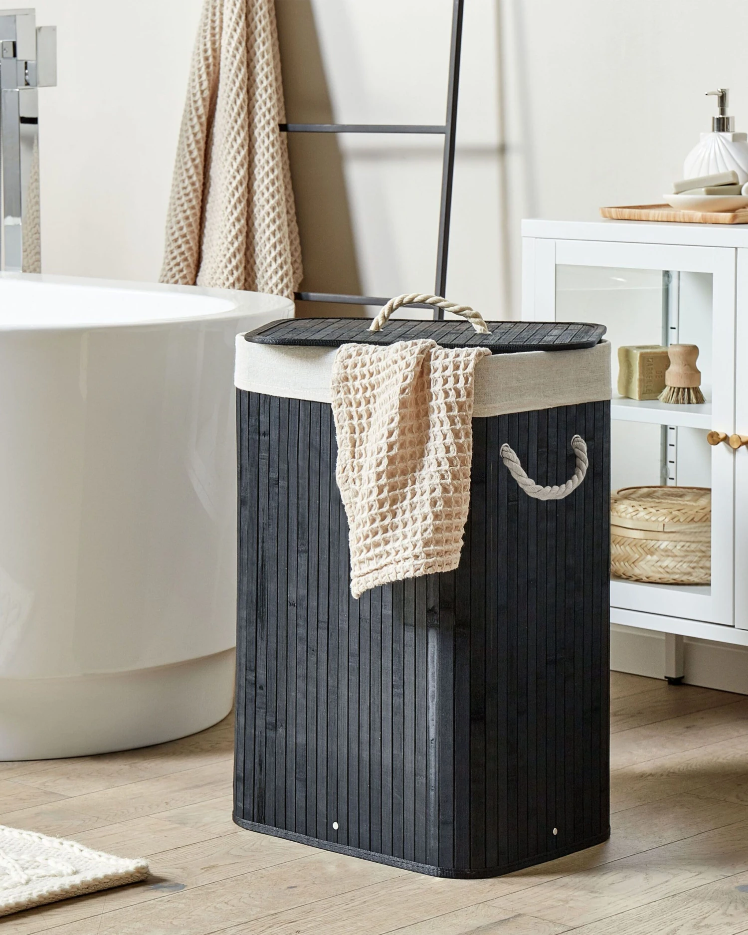 Bamboo Basket With Lid Black KOMARI - Image 2