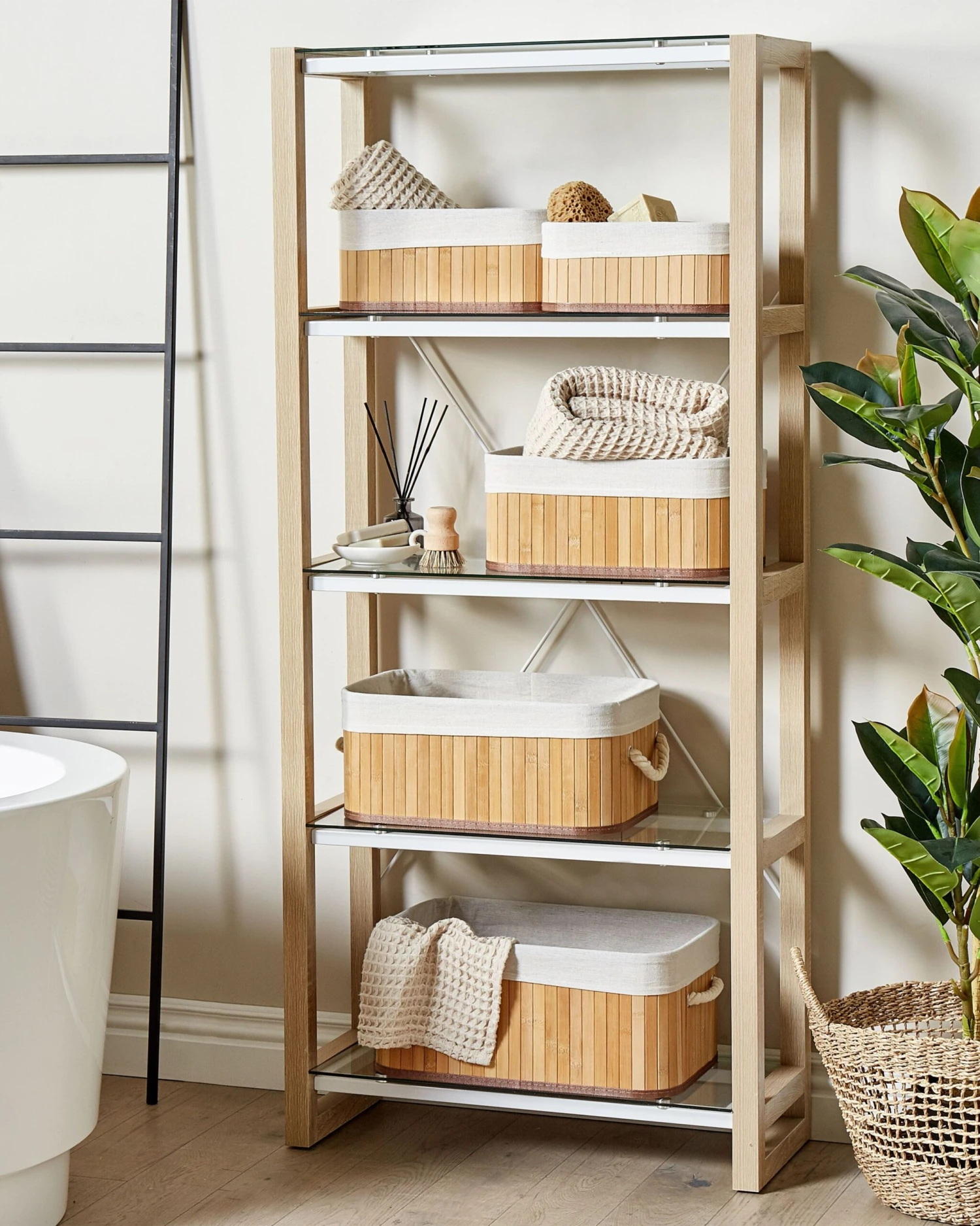 Set Of 5 Bamboo Baskets Light Wood TALPE 4 Set Of 5 Bamboo Baskets Light Wood TALPE - Image 2