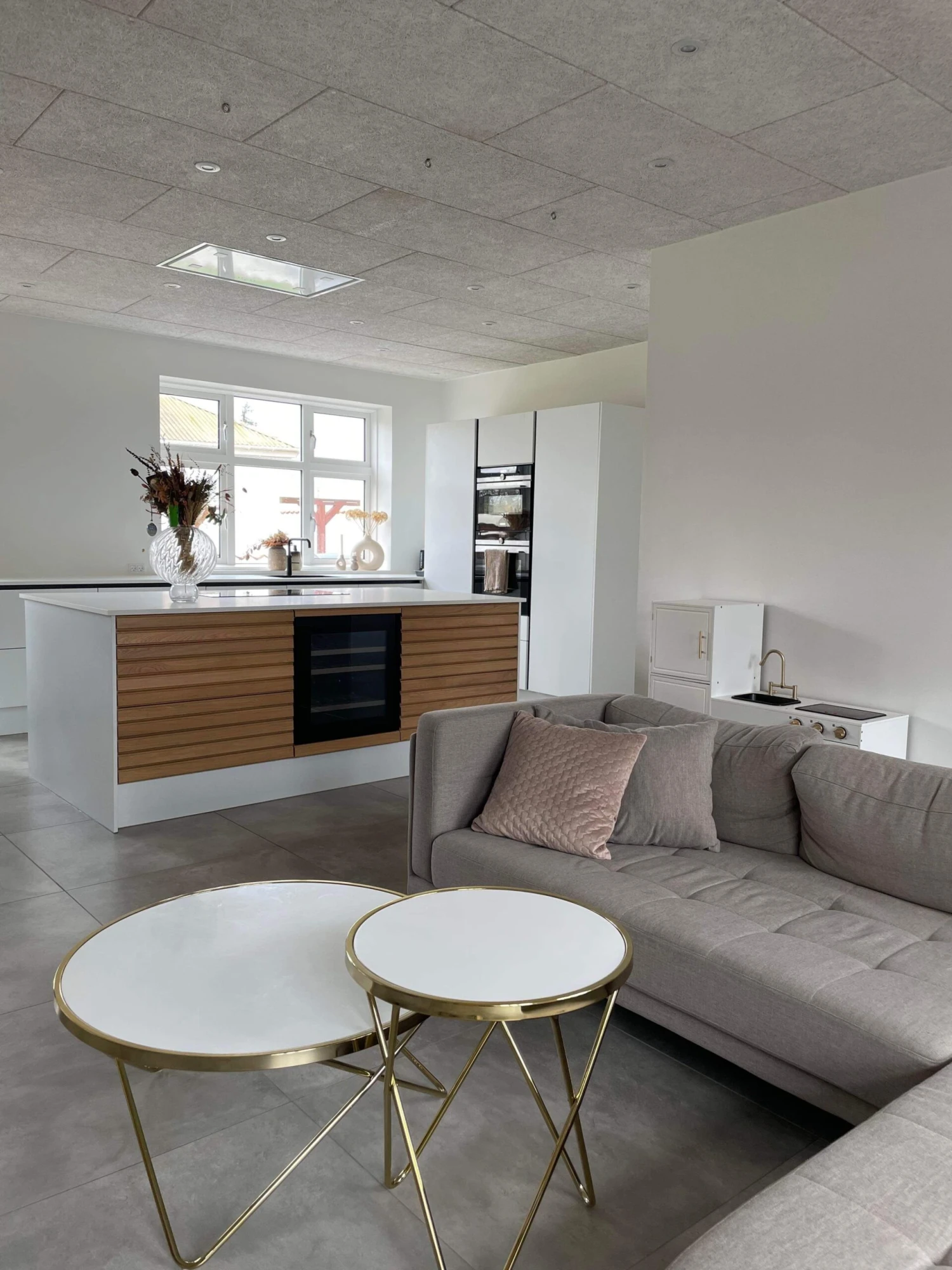 Coffee Table White With Gold MERIDIAN II 5 Coffee Table White With Gold MERIDIAN II - Image 3